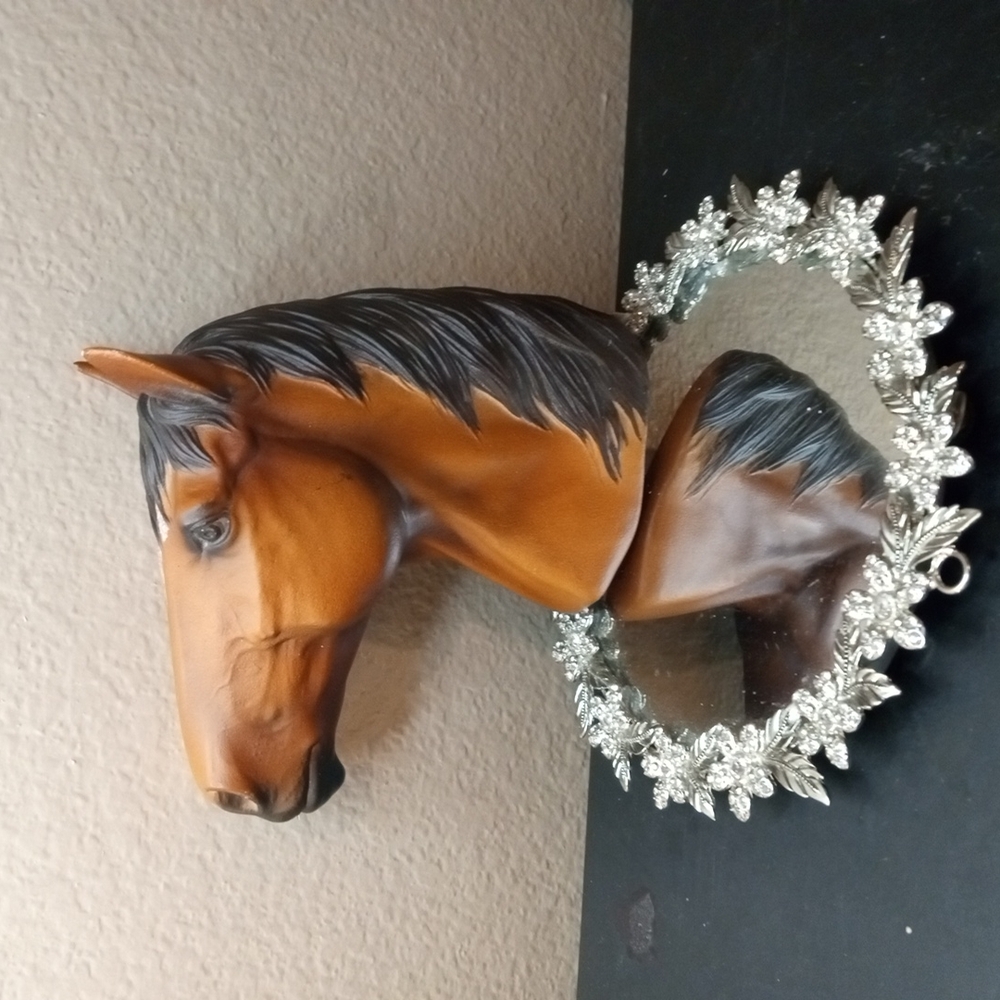 GORGEOUS Bossons England Resin 7" Horse Head Bust